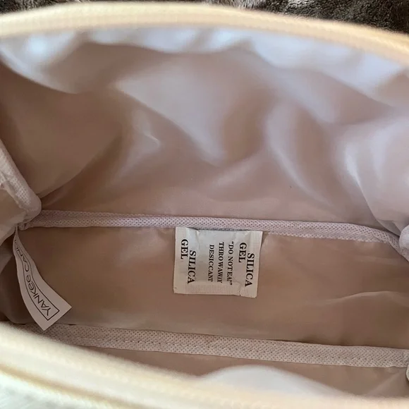 NWT YANKEE CANDLE GIFT SET ZIPPERED GOLD BAG/TOTE - Picture 4 of 8